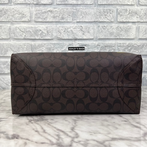 Coach City Tote In Signature Canvas With Rose Print - Picture 7 of 11